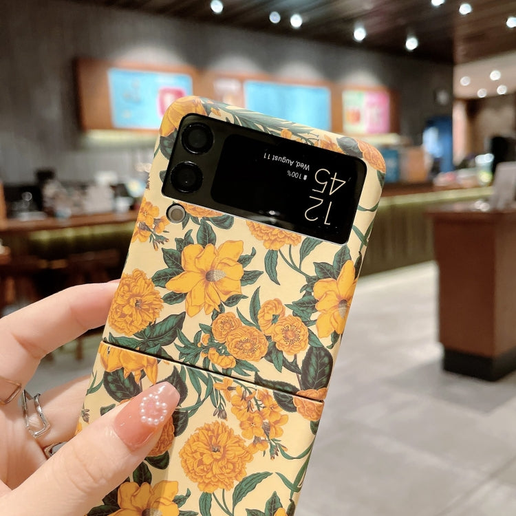 Frosted Flower Pattern Protective Phone Case for Samsung Galaxy Z Flip4 (Gardenia)