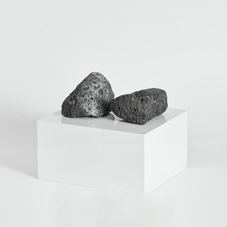 2 Pieces 6-10cm Natural Irregular Volcanic Stone Photo Props for Window Display Ornaments
